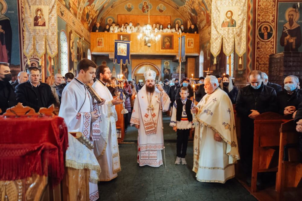 Episcopul-vicar Benedict a slujit în satul natal, Sartăș, în a doua zi de Bobotează