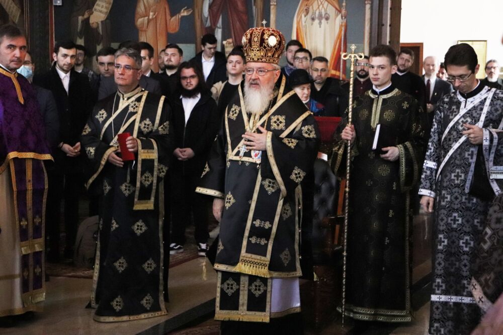 Mitropolitul Andrei a oficiat Liturghia Darurilor la Capela Facultății de Teologie Ortodoxă din Cluj-Napoca
