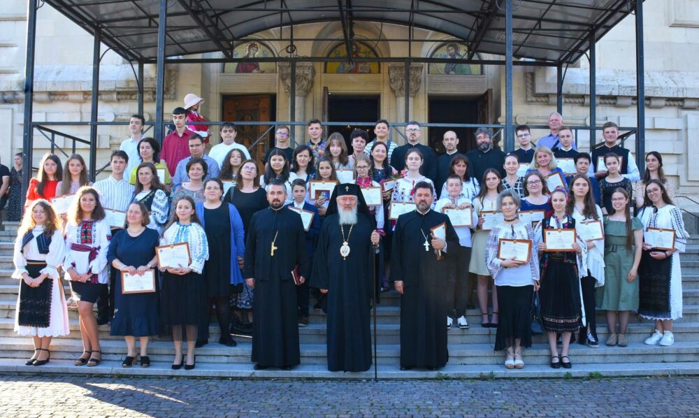 Olimpicii clujeni la disciplina Religie, premiați de Mitropolitul Andrei