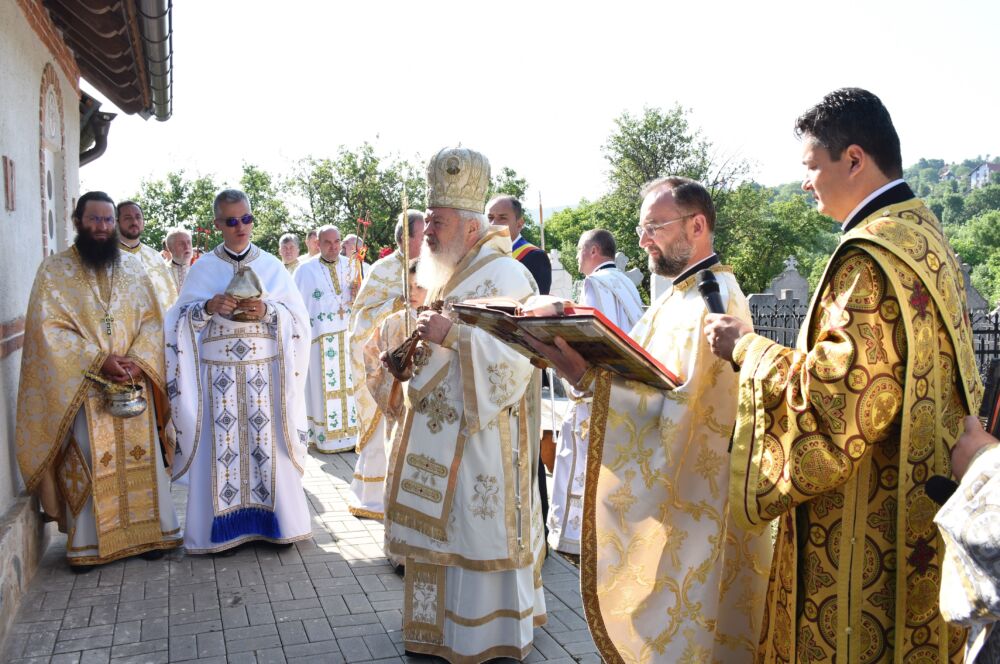 Biserica Ortodoxă din satul Gheorghieni, resfințită de ÎPS Părinte Andrei