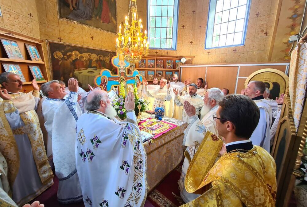 Binecuvântare arhierească în Parohia Ortodoxă Mănăstireni