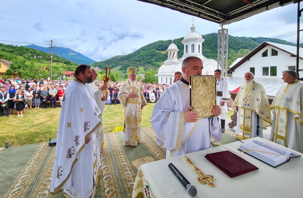 Biserica Ortodoxă din Cormaia, târnosită de Mitropolitul Clujului