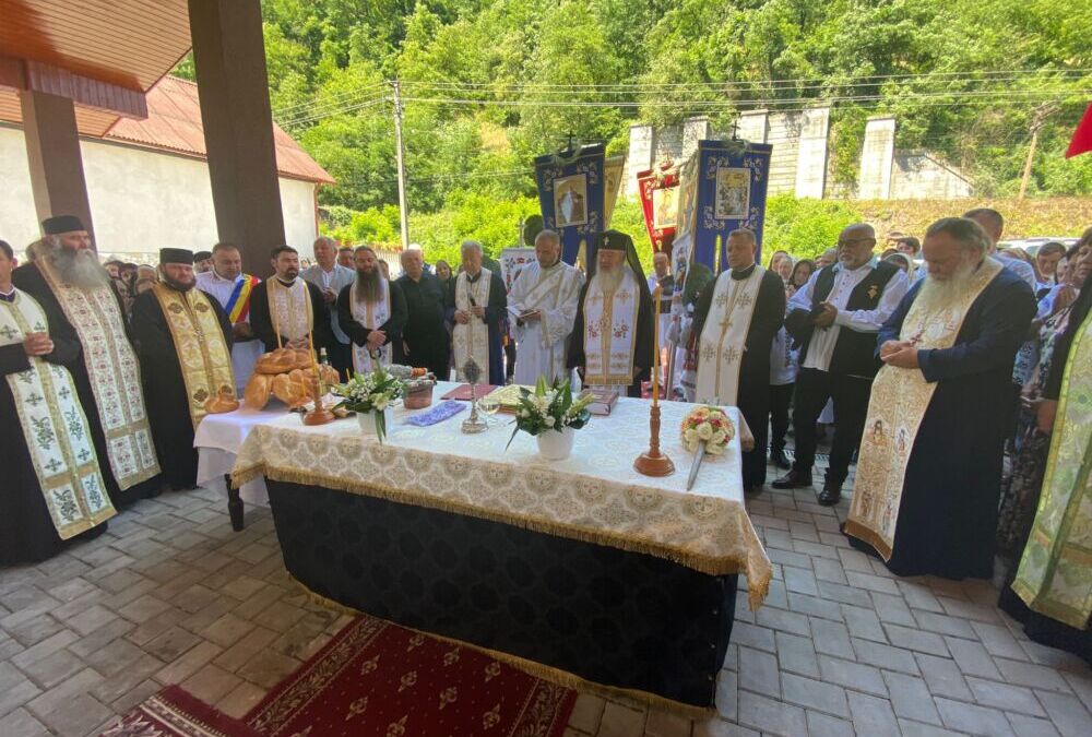 Sfințirea capelei mortuare din Parohia Coșbuc