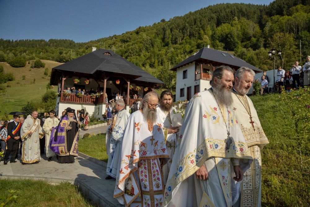 Hramul Mănăstirii Cormaia, prăznuit în prezența ÎPS Părinte Andrei