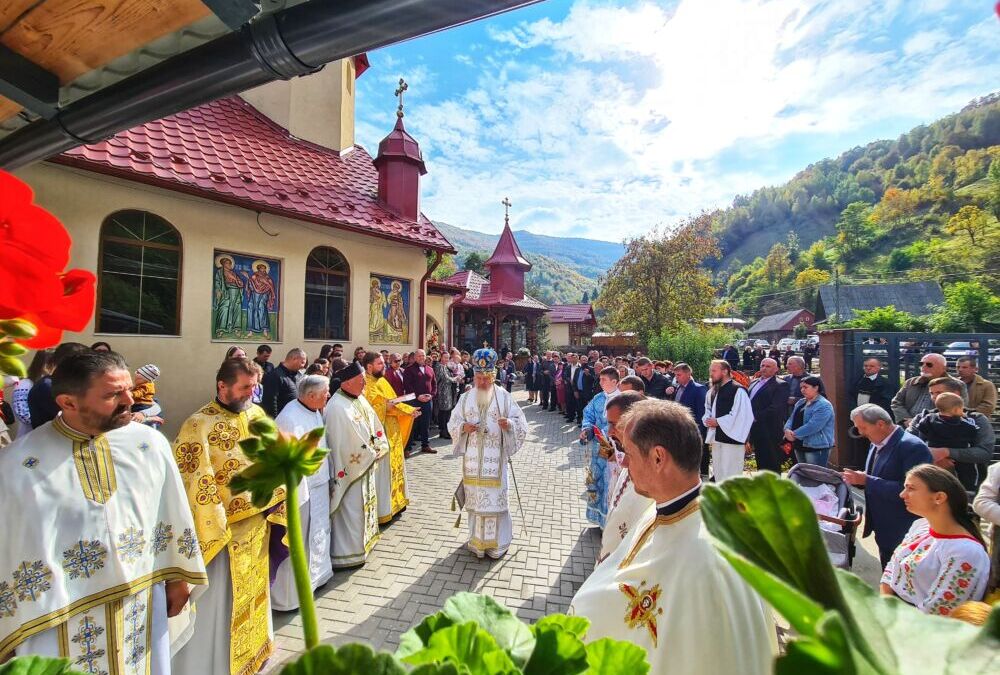 Binecuvântarea picturii bisericii si a noii case parohiale din Parohia Muntele Rece