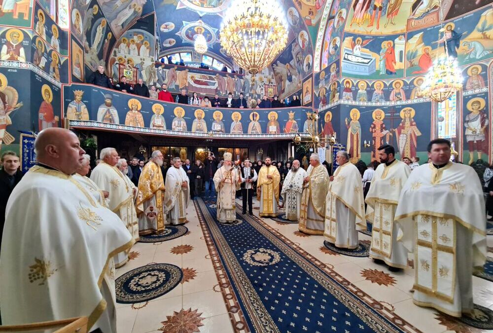 Binecuvântare arhierească în Parohia Cornești și sfințirea crucii care va fi așezată pe clădirea Așezământului de copii „Sfânta Sofia și fiicele sale”