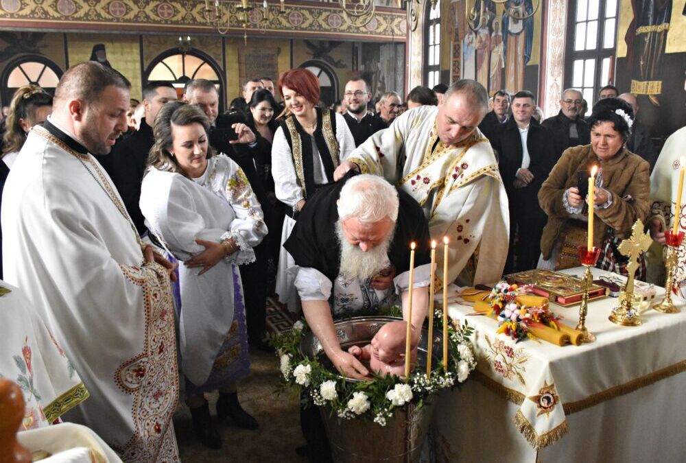 Mitropolitul Clujului i-a binecuvântat pe credincioșii din Parohia Bogata de Sus