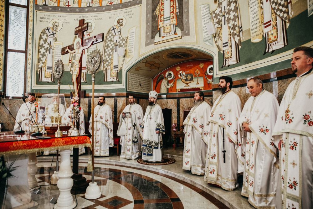 Slujire arhierească la Mănăstirea Nicula, în Duminica a 32-a după Rusalii