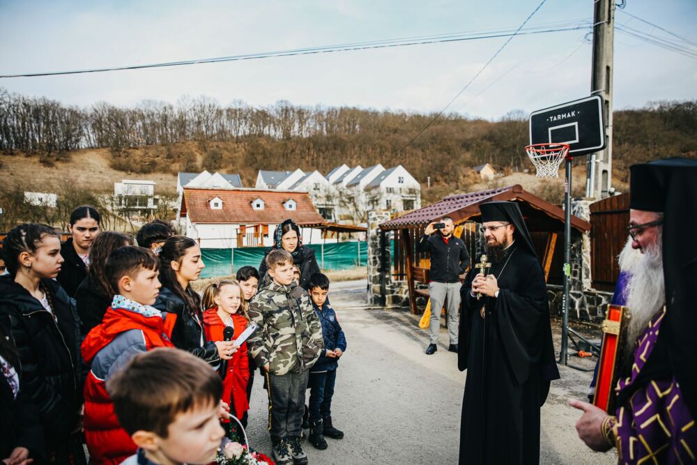 Liturghia Darurilor la Așezământul pentru copii „Sfântul Onufrie cel Mare” din Florești