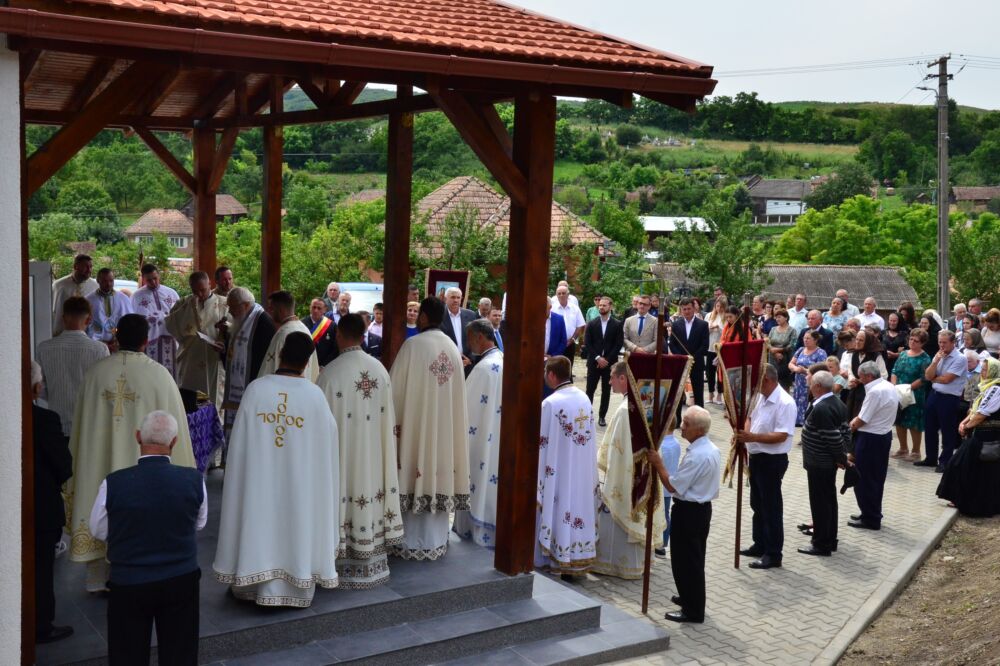 Sfințirea capelei mortuare din Miceștii de Câmpie