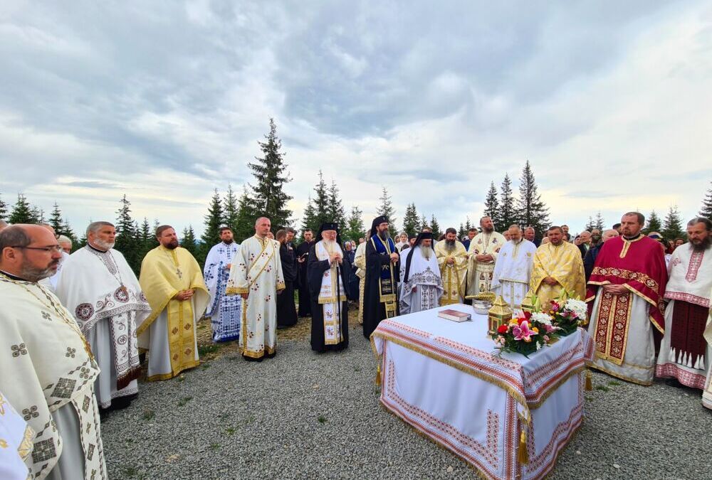 Hramul Mănăstirii „Crucea Iancului” de la Mărișel, prăznuit în prezența a doi mitropoliți