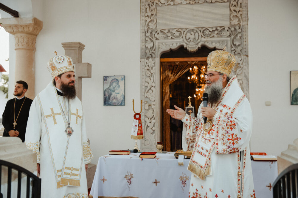 Episcopul-vicar Benedict a slujit la hramul Mănăstirii Brâncoveni, județul Olt