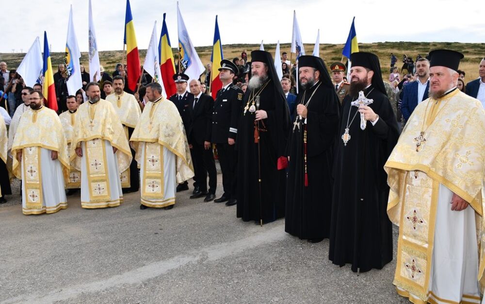 PS Benedict a participat la manifestările organizate la Crucea-monument de pe Muntele Mic