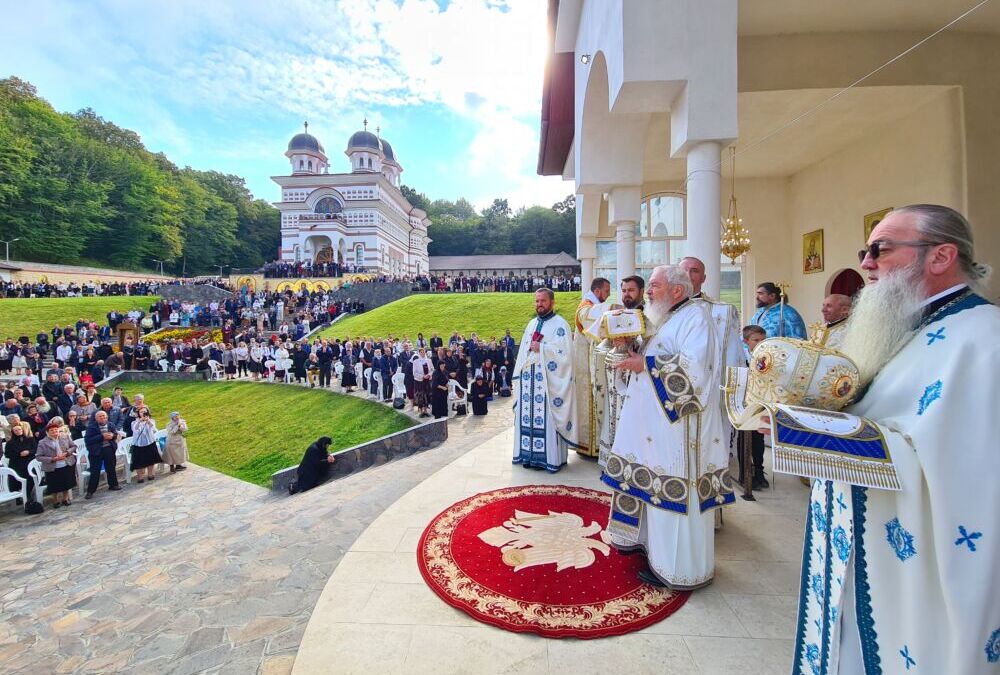 Hramul Mănăstirii „Acoperământul Maicii Domnului” de la Florești, prăznuit în prezența Mitropolitului Clujului