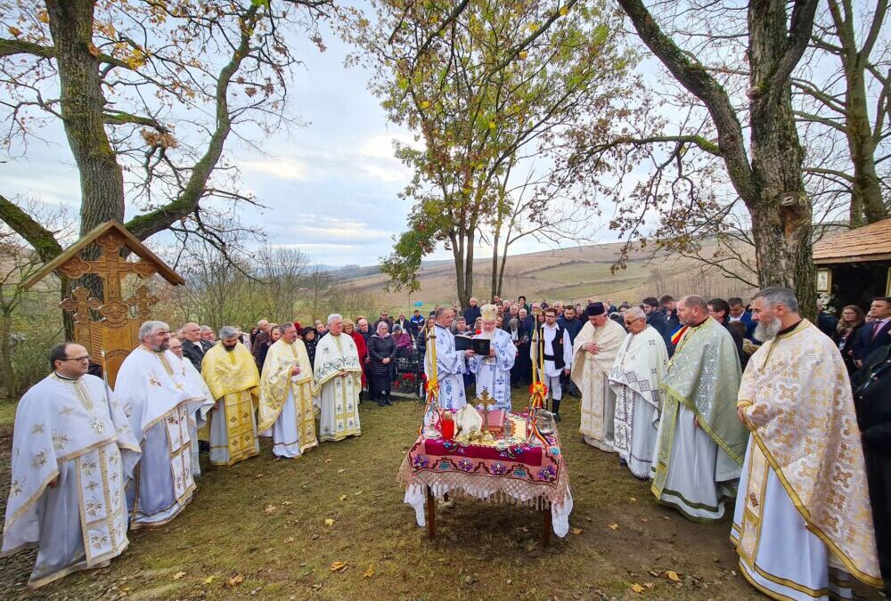 Biserica de lemn „Sf. Arh. Mihail și Gavriil” din Fânațele Silivașului, monument istoric din secolele XVI-XVII, resfințită de Mitropolitul Clujului