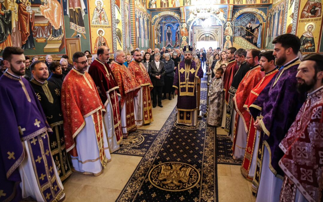 Liturghia Darurilor la Biserica „Pogorârea Sfântului Duh” din cartierul clujean Grigorescu