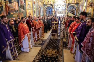 Liturghia Darurilor la Biserica „Pogorârea Sfântului Duh” din cartierul clujean Grigorescu