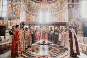Joia Mare, la Paraclisul Facultății de Teologie Ortodoxă din Cluj-Napoca | PS Benedict a săvârșit rânduiala spălării picioarelor